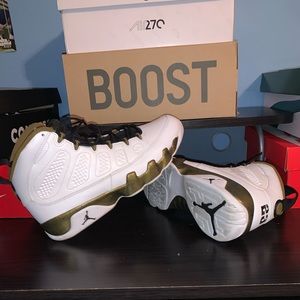 Air Jordan Statue 9s